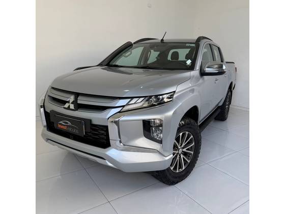 MITSUBISHI L200 TRITON 2.4 16V TURBO DIESEL SPORT HPE CD 4P 4X4 AUTOMÁTICO MITSUBISHI L200 TRITON 2.4 16V TURBO DIESEL SPORT HPE CD 4P 4X4 AUTOMÁTICO